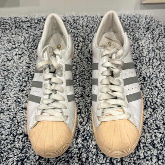 WORN ONCE ONLY FOR AN NBC FILM SHOOT - Adidas Superstar - excellent condition - Picture 2 of 13
